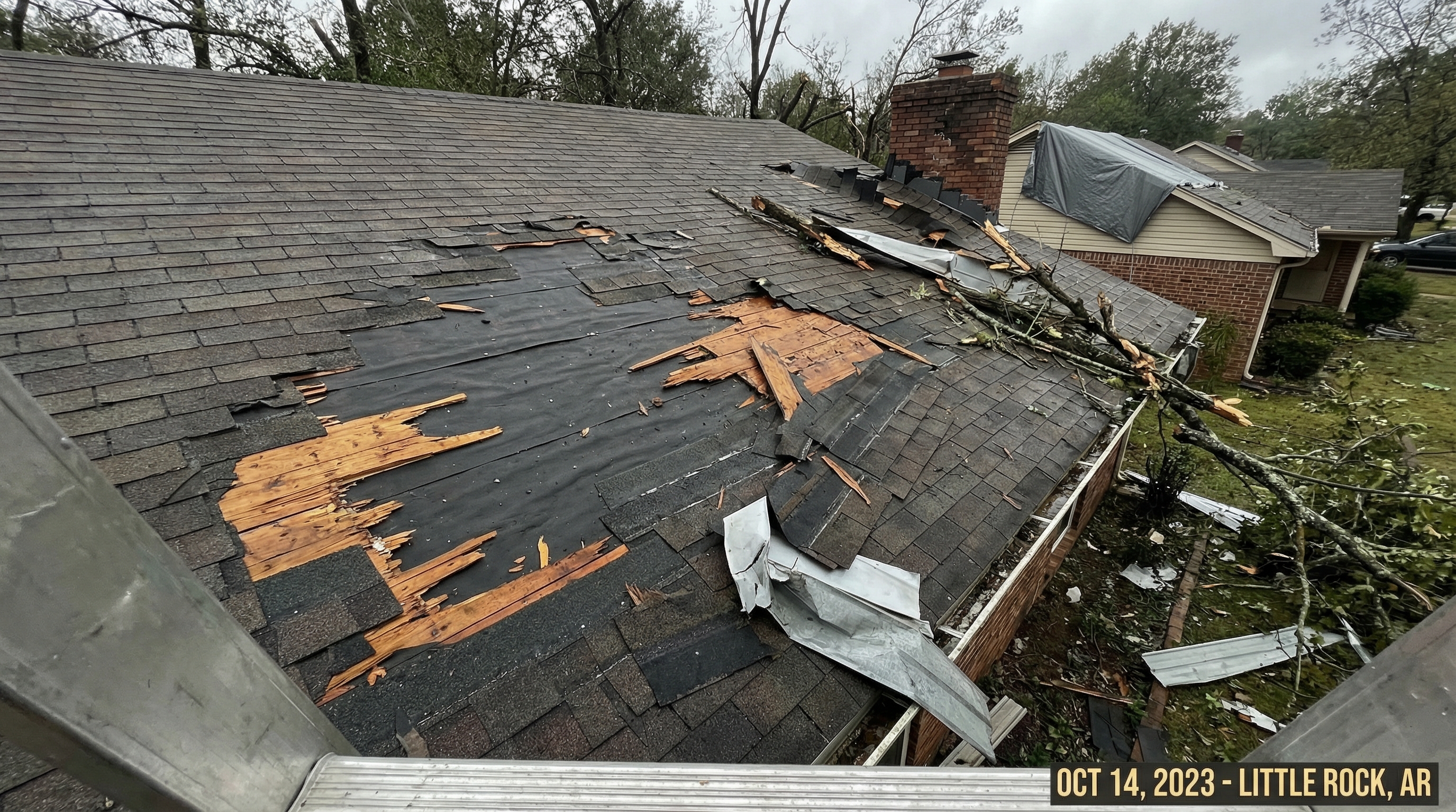 Emergency roof tarping in Little Rock AR